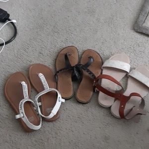 BUNDLE OF SANDALS